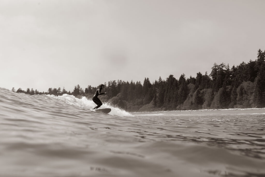 Surf sur la côte Ouest du Canada